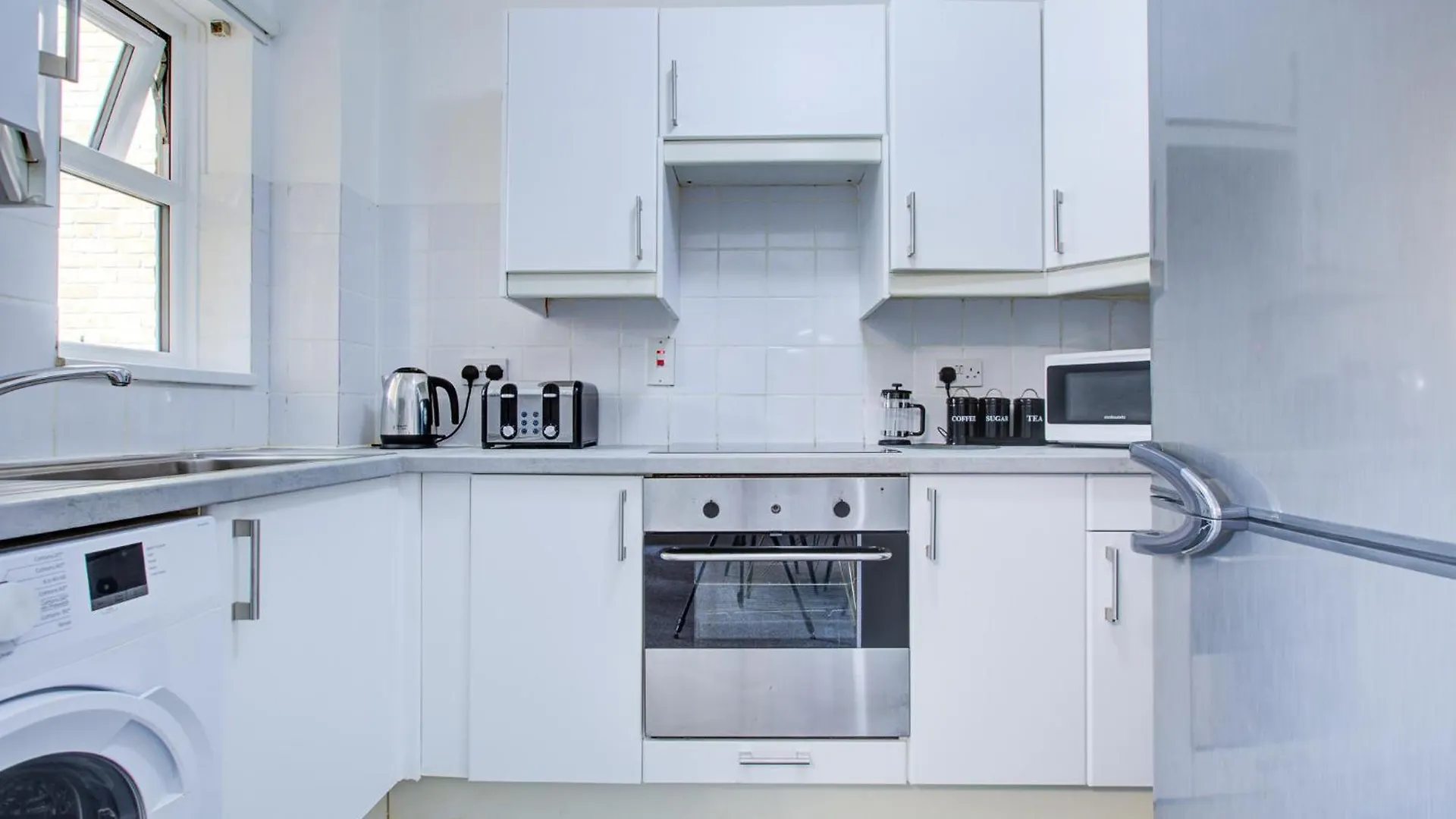 Apartment Near Central London 0*,